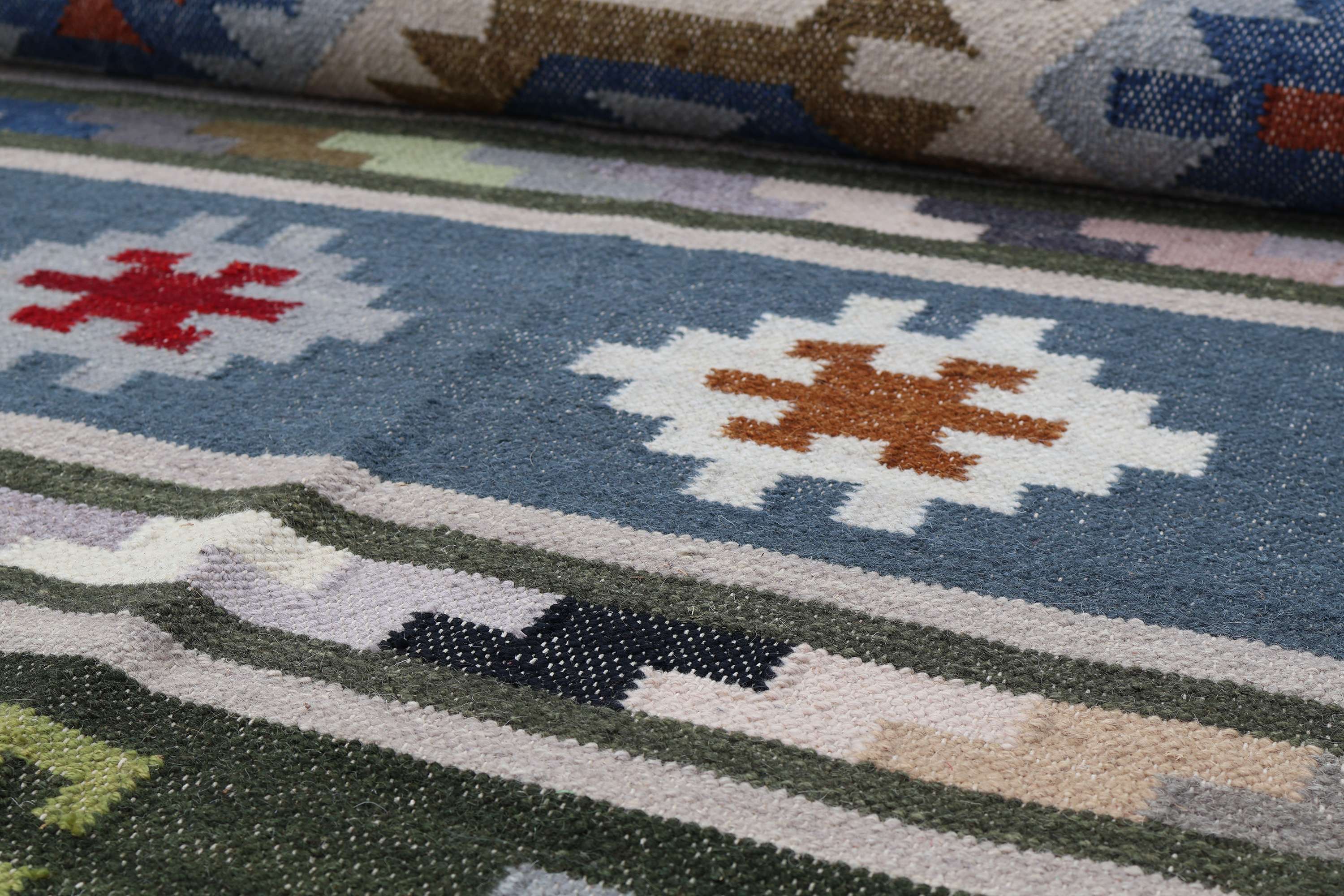 Fiq – Multicolor Wool Dhurrie Carpet