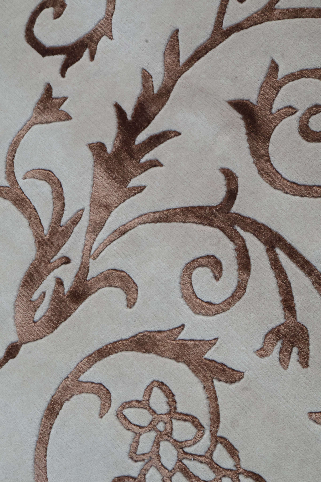 Brilliance – Beige & Dark Brown Hand-Knotted Wool & Silk Carpet