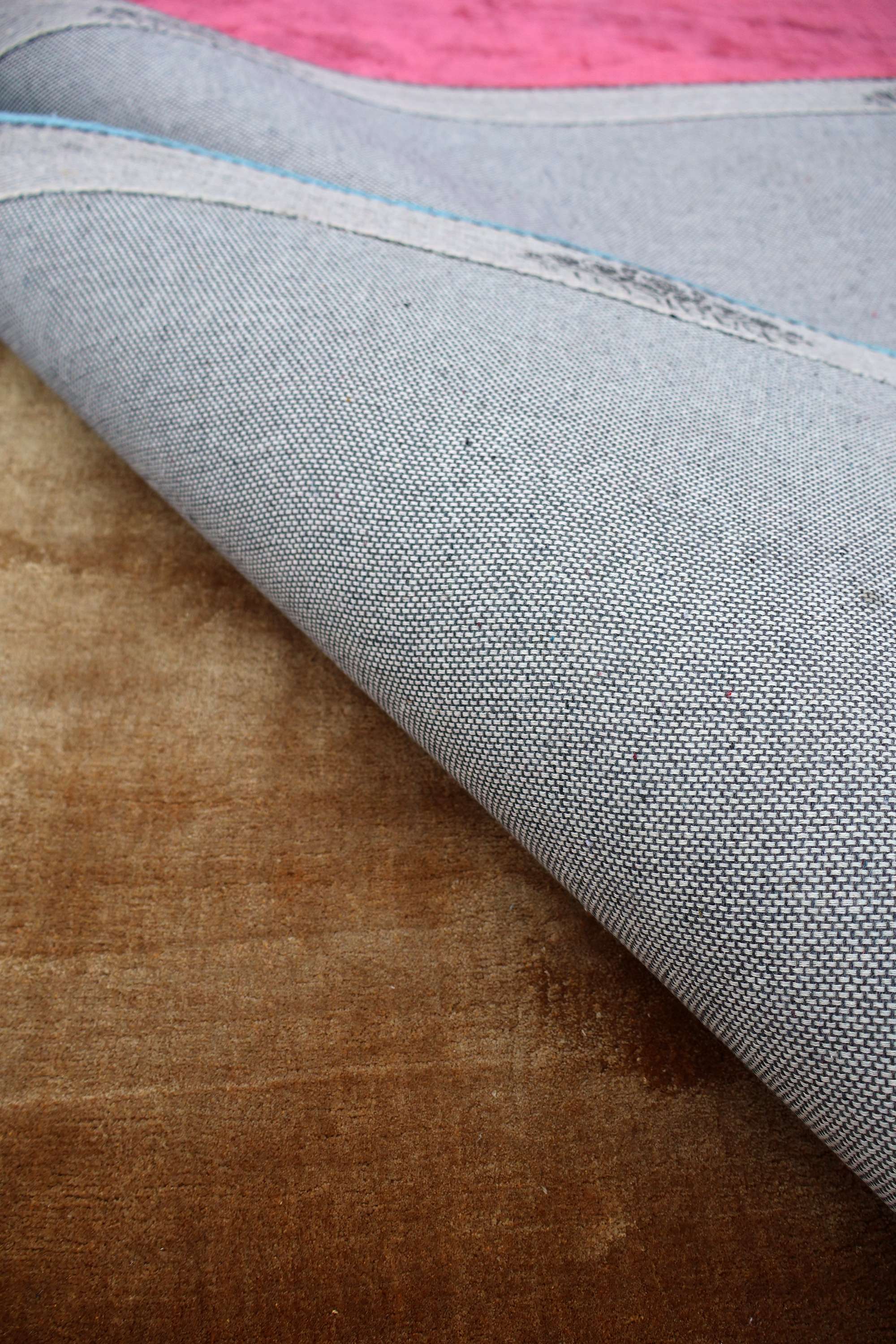 Silk Gold – Handloom Silk Carpet