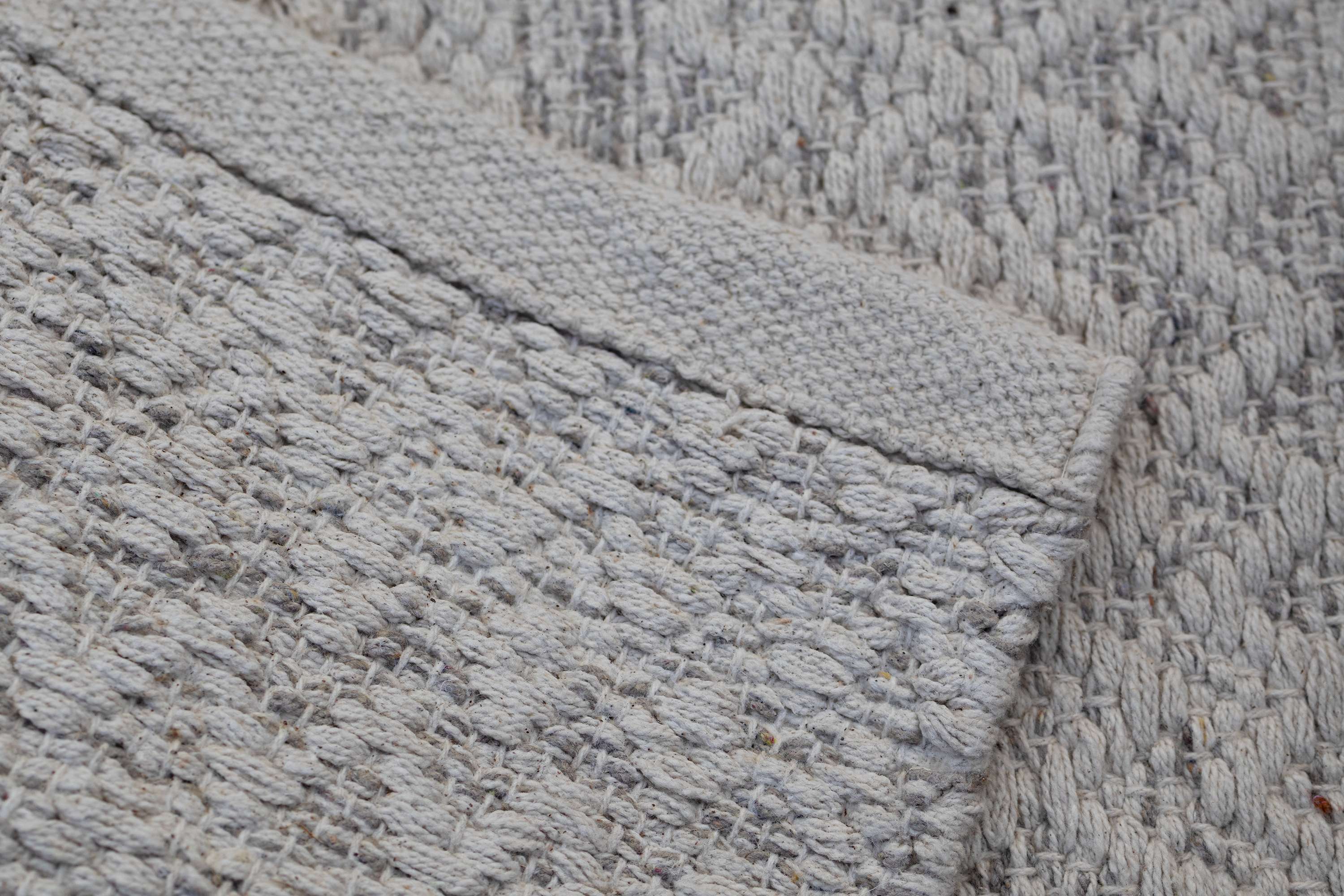 Triads – Cream Wool Dhurrie Carpet