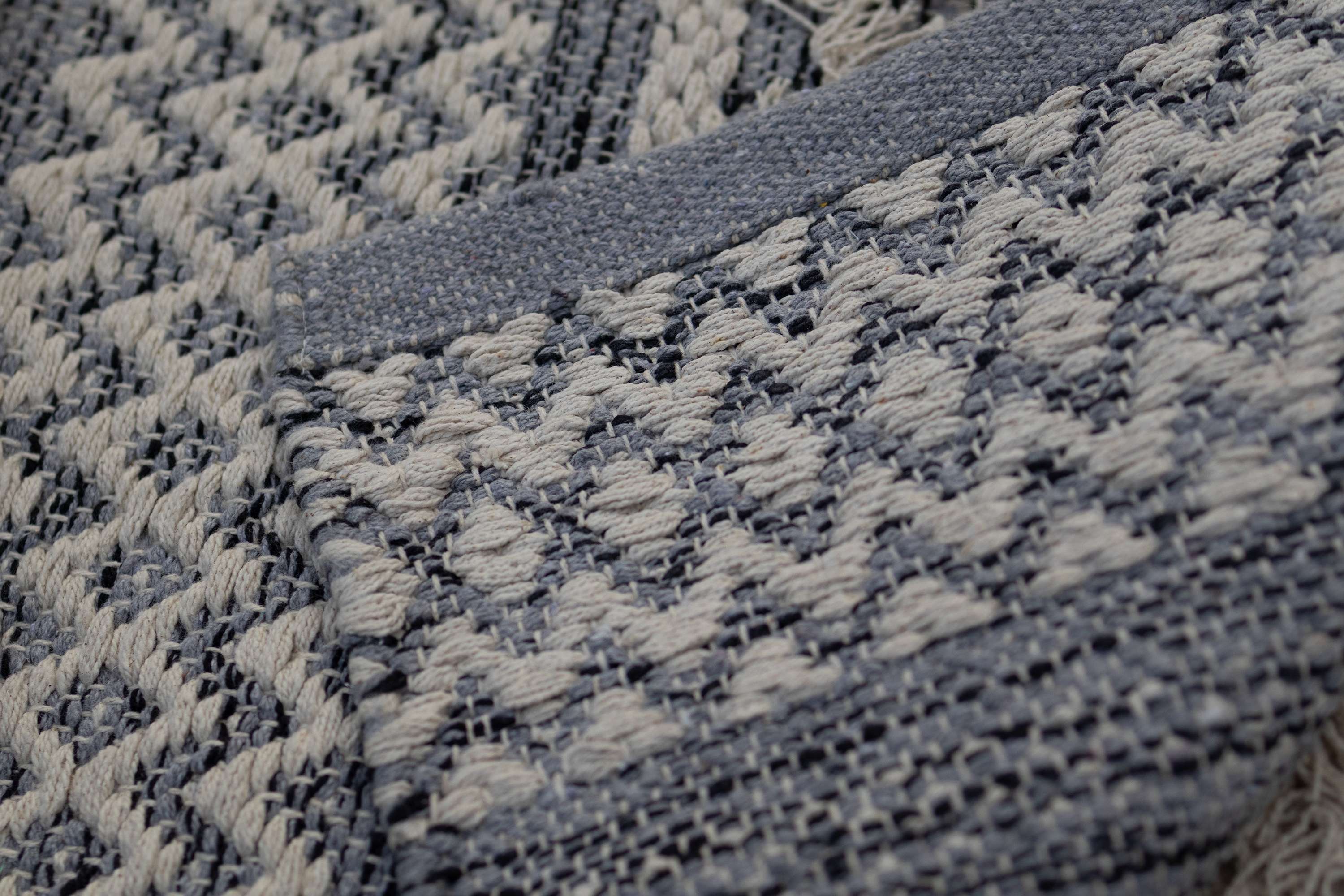 Triads – Spruce Wool Dhurrie Carpet