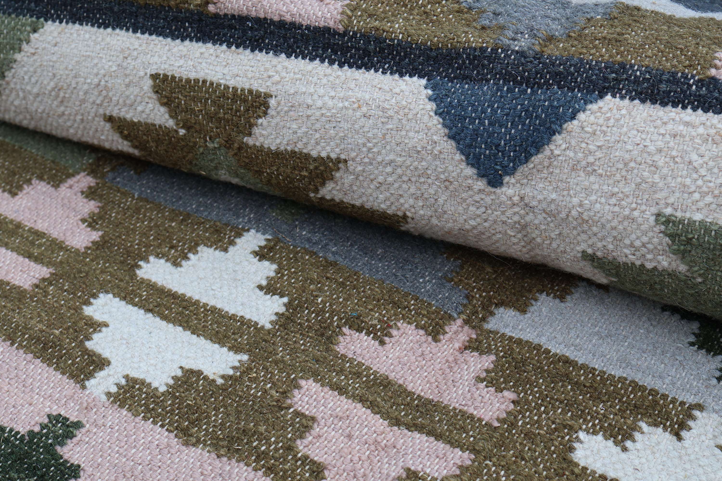 Gul – Multicolor Wool Dhurrie Carpet